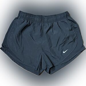 Nike Women's Solid Black Athletic Shorts